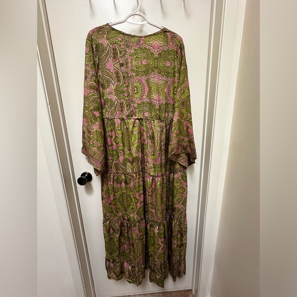 Beautiful bohemian 70% SILK 30% Viscose
maxi dress with bell sleeves - Picture 10 of 13